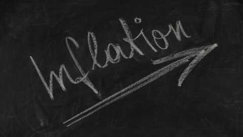 Inflation: +10,6 % in der Eurozone im Oktober, Handelsdefizit von 31 Mrd. XNUMX in Italien