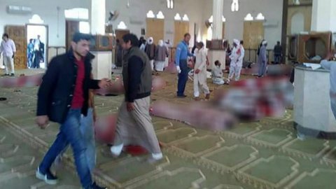 Egitto: strage in moschea, oltre 200 morti