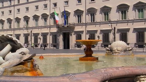 Governo: Lega e Cinque Stelle, caccia al premier