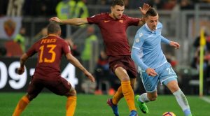 Roma e Lazio in azione nel derby