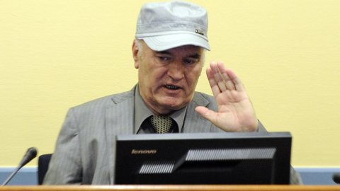 Srebrenica: fiara Mladic condamnată la închisoare pe viață