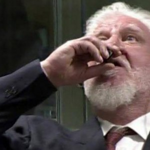 Sinucidere șoc: generalul croat Praljak se otrăvește la televizor