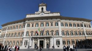 Montecitorio, esterno della Camera dei Deputati dove è stata approvata la manovra