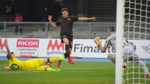 Neapel und Rom vergeben die Chance: Doppel 0:0 und alles unverändert