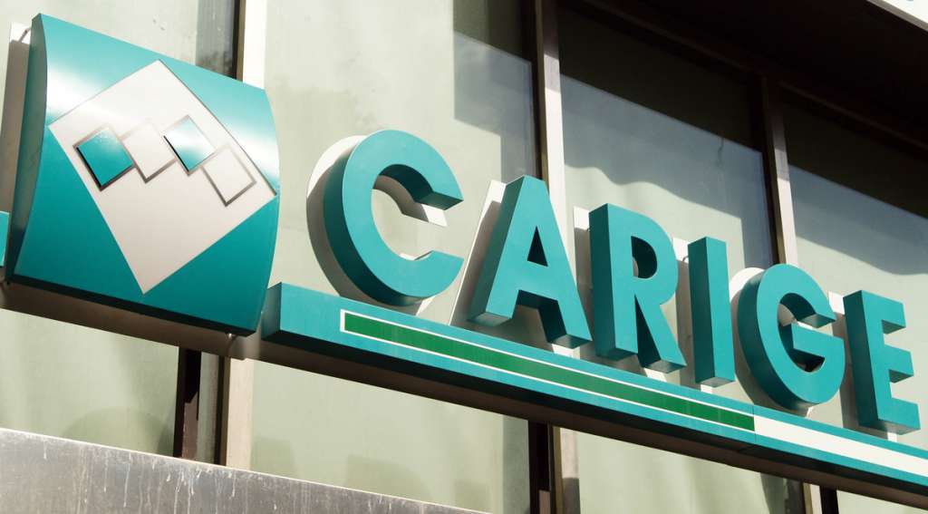 Insegna con scritta Banca Carige
