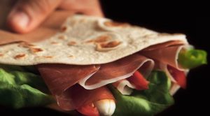 Piadina romagnola, tipico piatto italiano