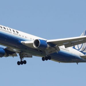 ボーイングは、737 maxの危機の後、アド・ミュレンバーグをレイオフします