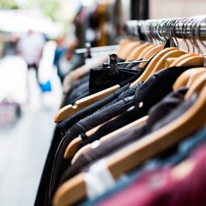 Saldi estivi 2019 al via: sconti medi del 30-40%, shopping per 3,5 miliardi