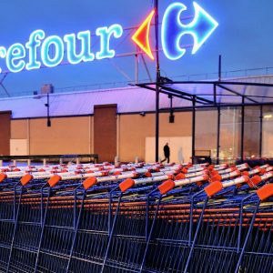 Carrefour: accordo sindacale su 580 licenziamenti