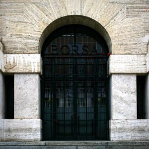 Le banche tornano in rosso: Milano ha chiuso sotto dello 0,7%