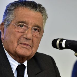 De Benedetti: "Deus nos salve de Berlusconi e M5S: Gentiloni melhor que Renzi"