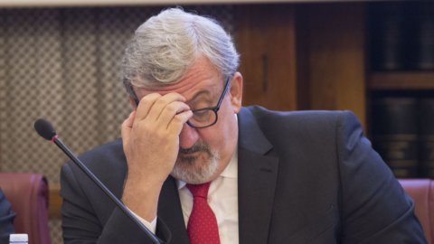 Apulia, Emiliano sigue en el poder: el Movimiento Cinco Estrellas y Acción Calenda lo salvan y rechazan la moción de censura