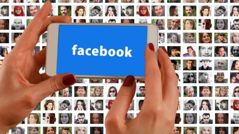 Facebook, stretta sulla privacy: limitazioni per gli Under 15