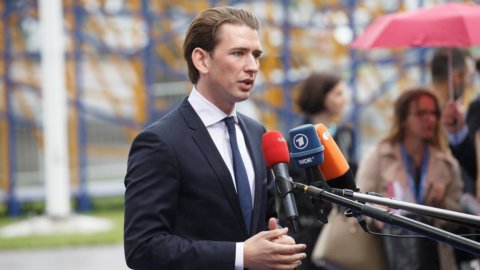 Il cancelliere austriaco Kurz s’è dimesso: lo scandalo corruzione lo ha travolto