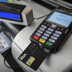 Cashless society: troppo contante nell’area euro