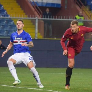 Lazio gana y adelanta al Inter, Dzeko regala el último gol a la Roma