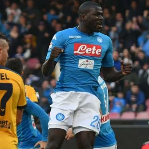 Il Napoli alla sosta da capolista: 2-0 al Verona
