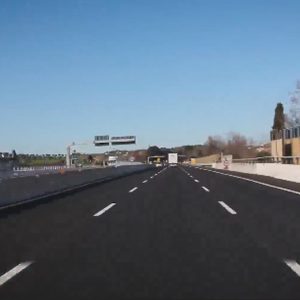 Autostrade: 43,7 miliardi di ricavi da pedaggi, 20 reinvestiti, 2,1 di utile