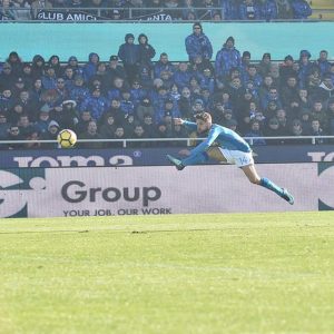 Napoli menaklukkan Bergamo dan memastikan dirinya lebih dulu: keraguan tentang gol Mertens