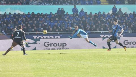 Napoli menaklukkan Bergamo dan memastikan dirinya lebih dulu: keraguan tentang gol Mertens