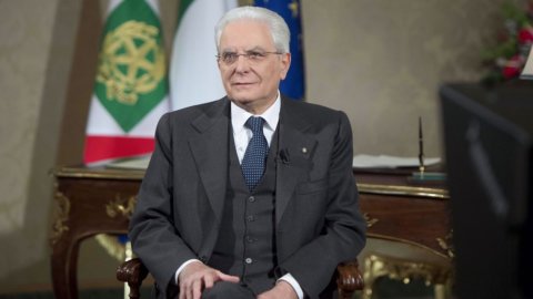 Mattarella: governo neutrale fino a dicembre o elezioni in autunno