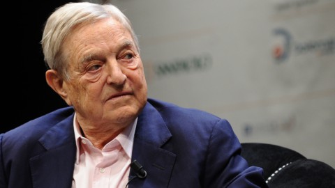 George Soros, senza regole l’Intelligenza artificiale è un pericolo: occhio alle fake news nelle elezioni Usa del 2024