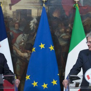 Gentiloni dan Macron: inilah perjanjian Quirinale