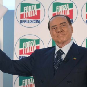 Berlusconi hospitalisé en soins intensifs à San Raffaele, Renzi nouveau directeur du Réformiste