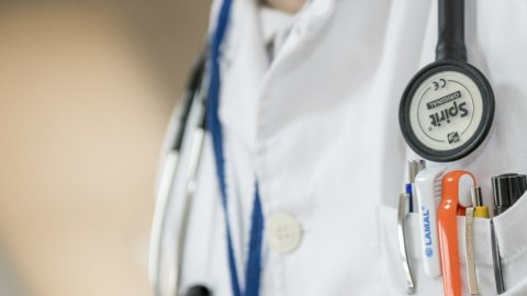 Medici legali: l’INPS cerca 1.400 professionisti