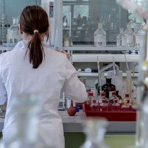 Rinnovo contratto chimica-farmaceutica, c’è l’accordo: aumento di 129 euro