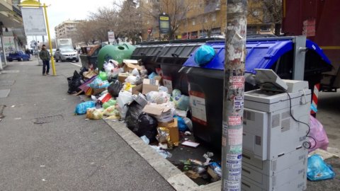 Rifiuti: Sud indietro perché senza impianti