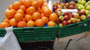 banco frutta supermercato sacchetti plastica
