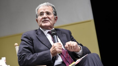 Prodi sostiene il centrosinistra, incorona Gentiloni e vota “Insieme”