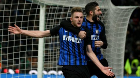 Inter bangun dan Roma memainkan Liga Champions melawan Milan