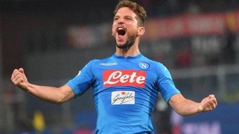 Napoli amplia Lazio e recupera a primazia. pôquer AC Milan