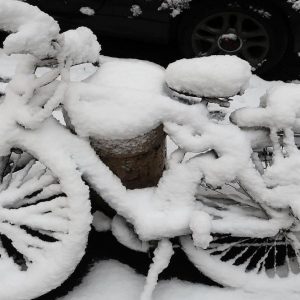 Meteo weekend: doppia perturbazione con pioggia, vento e neve fino in pianura. Ecco le previsioni