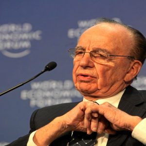 Comcast desafia Murdoch: oferta de aquisição de 22 bilhões na Sky