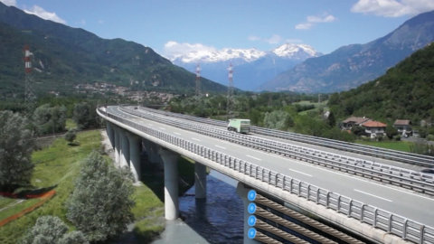 Terna pushes on infrastructure. And with France, Interconnector is advancing