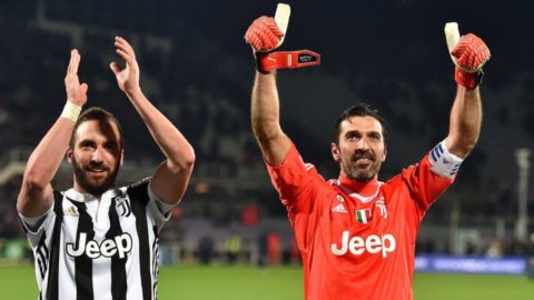 Juve conquered Florence and resurpassed Napoli hosting Lazio