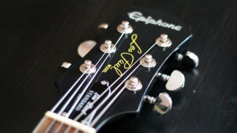 Gibson towards bankruptcy: black crisis for the guitar of the greats of music