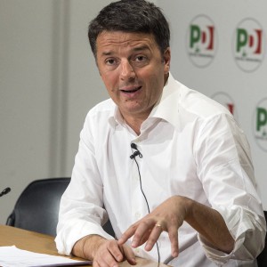 Renzi mengundurkan diri: kuning di Partai Demokrat setelah kekalahan