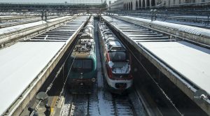 treni con la neve a Roma a Termini