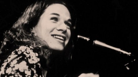 Carole King's piano at auction for 40-60 thousand dollars