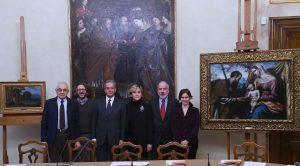 Giovanni Trerotola, segretario UBI Fondazione CAB, Luigi Di Corato, direttore della Fondazione Brescia Musei, Pierangelo Gramignola, Presidente UBI Fondazione CAB, Laura Castelletti, Vicesindaco e Assessore alla Cultura del Comune di Brescia, Stefano Vittorio Kuhn, Direttore Macro Area Territoriale Brescia e Nord Est di UBI Banca, Antonella Crippa, Curatrice Responsabile della collezione d'arte UBI Banca