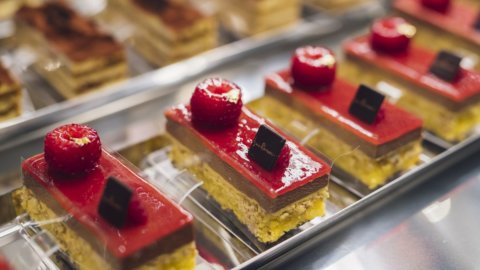 Sweets and business: Iginio Massari opens a pastry shop in Milan… in a branch of Intesa Sanpaolo