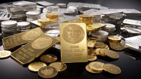 L’oro corre verso i 2.000 dollari, argento superstar, Borse in ribasso