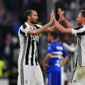 La Juve avvista il nuovo scudetto: il Milan ferma il Napoli