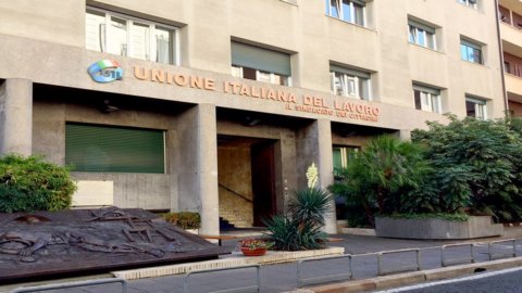 Uil banking, un pensionar poate fi secretar?