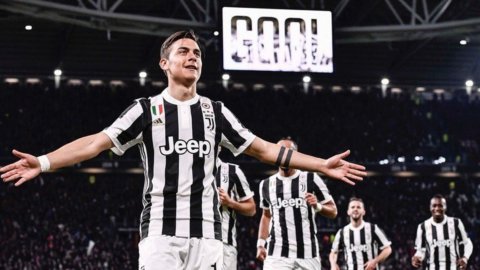 Juve ve Napoli galibiyetlerle doğrudan karşı karşıya