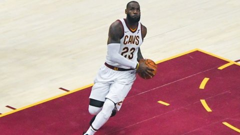 Finali Nba, Golden State-Cleveland: Warriors favoriti ma occhio a LeBron